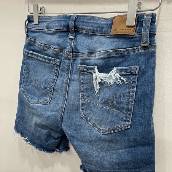 American Eagle Midi Jean Shorts Cutoff Denim Raw Hem Distressed Size 2 - Picture 4 of 9